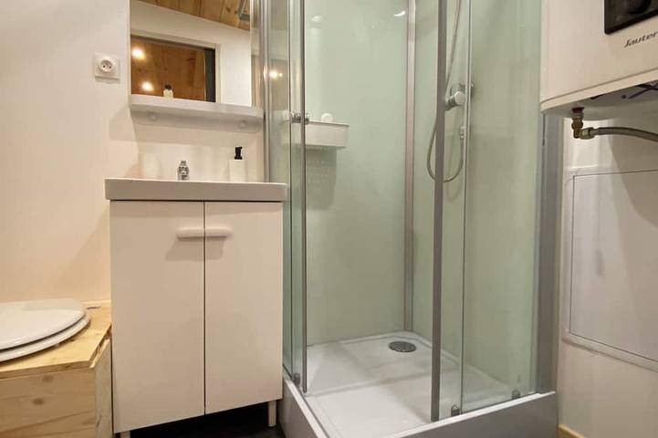 Location de vacances pour 3 personnes, avec jardin à Uzemain - 4