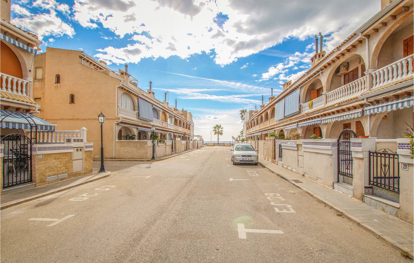 Rückzugsort am Meer: 70qm, Parkplatz, AC, Terrasse & WiFi in Playa Lisa, Santa Pola