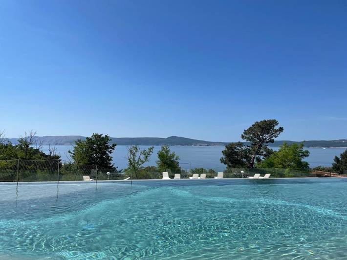 Camping pour 6 personnes, avec bassin pour enfant et jardin ainsi que vue et piscine, animaux acceptés dans Primorje-Gorski Kotar - 3
