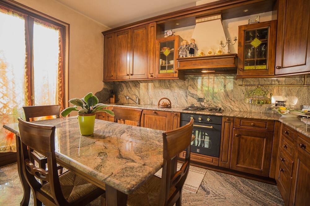 Villa Ivana - 3 Schlafzimmer - 3 Bäder - 6 Betten - in Desenzano del Garda, Gardasee-Berge