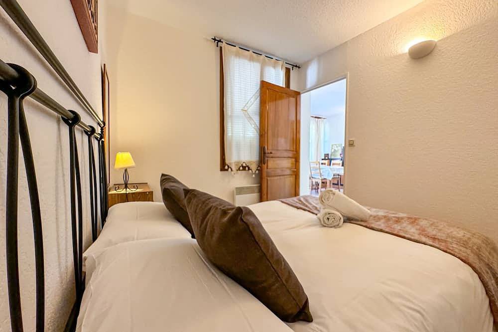 Entire apartment, The Montana Park racó in Enveitg, Prades region