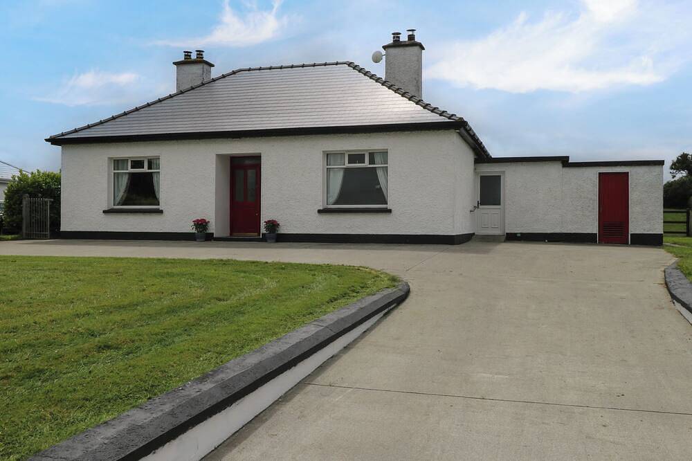 Cottage for 5 People in Lough Conn, County Mayo