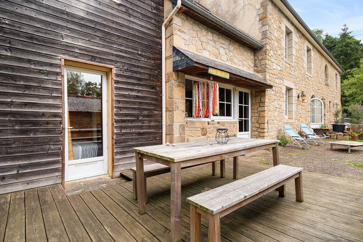 Ferienhaus für 6 Personen, mit Garten und Sauna sowie Seeblick in Frankreich