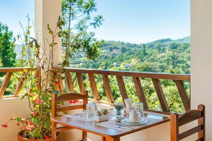 Hotel para 4 pessoas, com varanda e jardim e ainda jacuzzi em Monte Verde