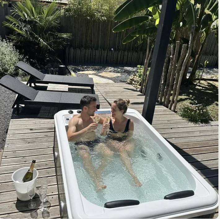 Location de vacances pour 2 personnes, avec jardin ainsi que sauna et jacuzzi à Mios - 4