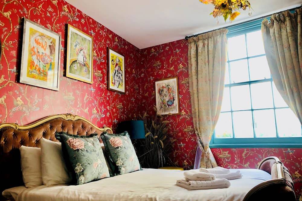 Appartamento intero, Opulent Scarlet Room at The Regency House (1min from sea front) in Brighton, Sussex