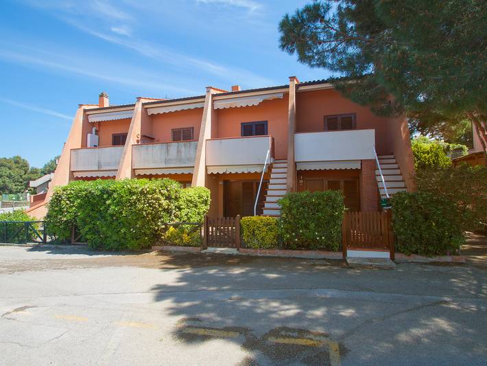 Ferienwohnung für 3 Personen, mit Terrasse und Garten in Porto Azzurro