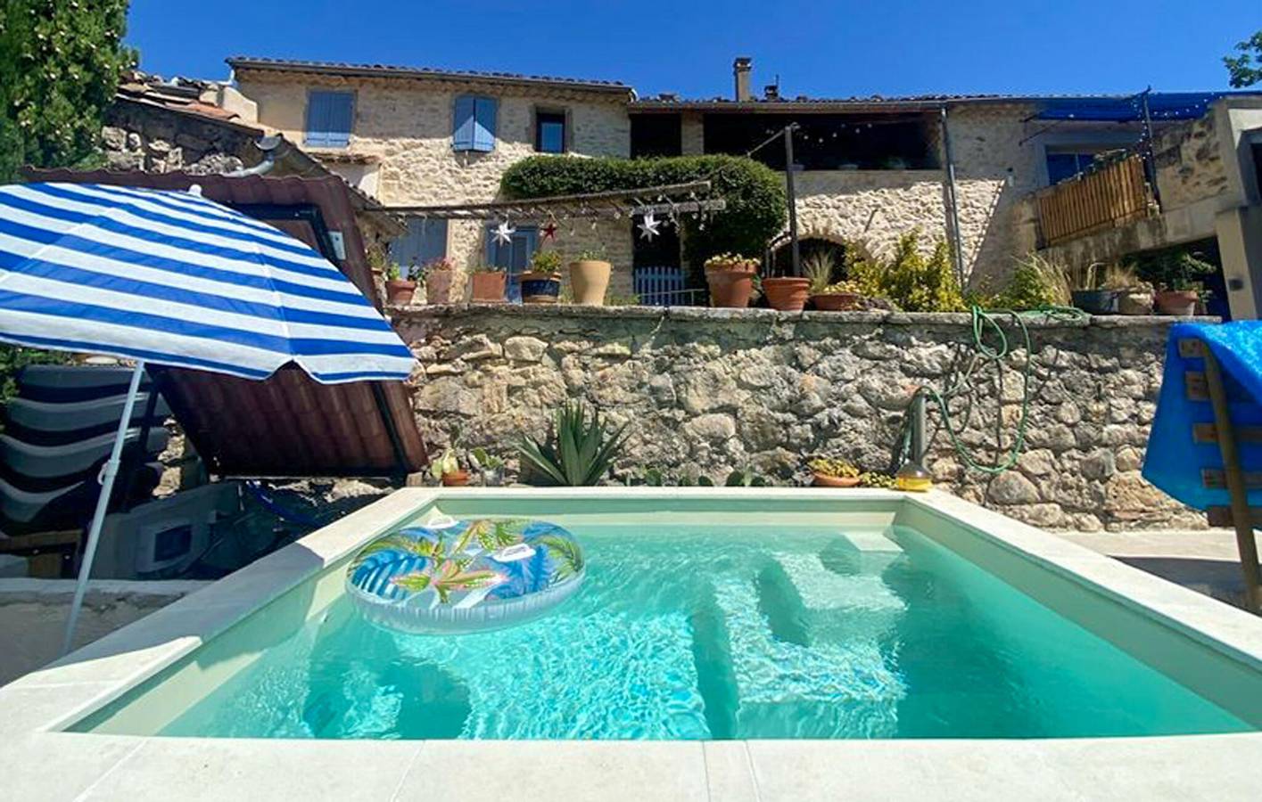 Spacious 165sqm Apartment | Parking, TV, Garden | Near Ruisseau d'Aleyrac in Salles-sous-Bois, Nyons und Umgebung