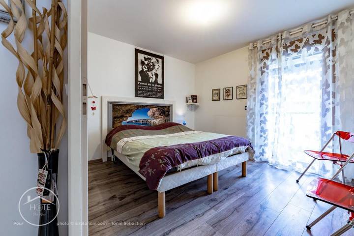 Gîte pour 4 personnes, avec Terrasse dans Office De Tourisme Challes Les Eaux - 2