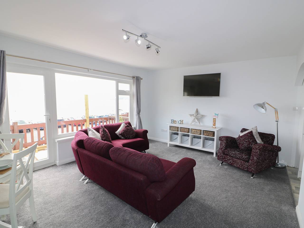 Entire apartment, The Cartwheel in Amroth, Pembrokeshire