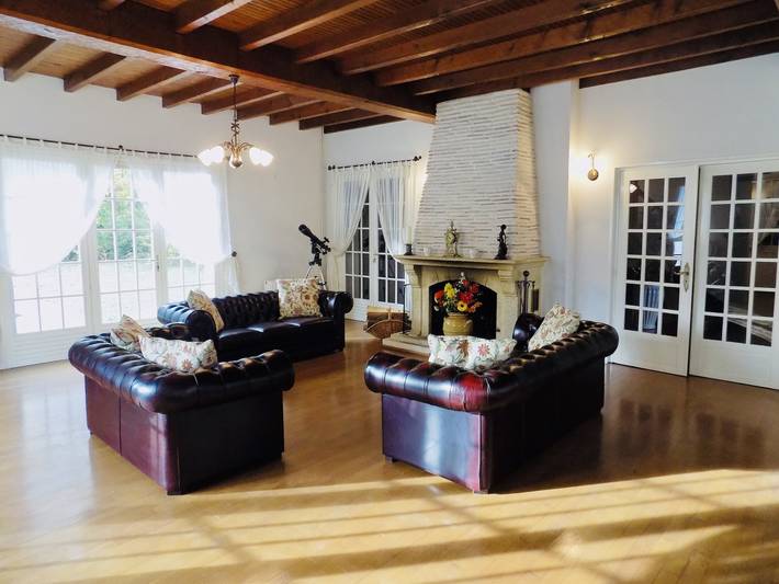 Location de vacances pour 8 personnes, avec vue sur le lac et terrasse ainsi que jardin et vue, animaux acceptés à Dournazac - 3