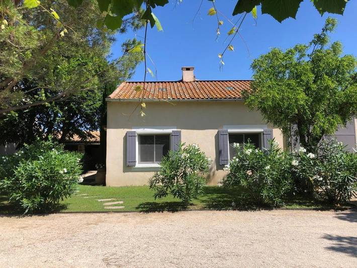 Maison d’hôte pour 2 personnes, avec piscine ainsi que terrasse et jardin à Arles - 2