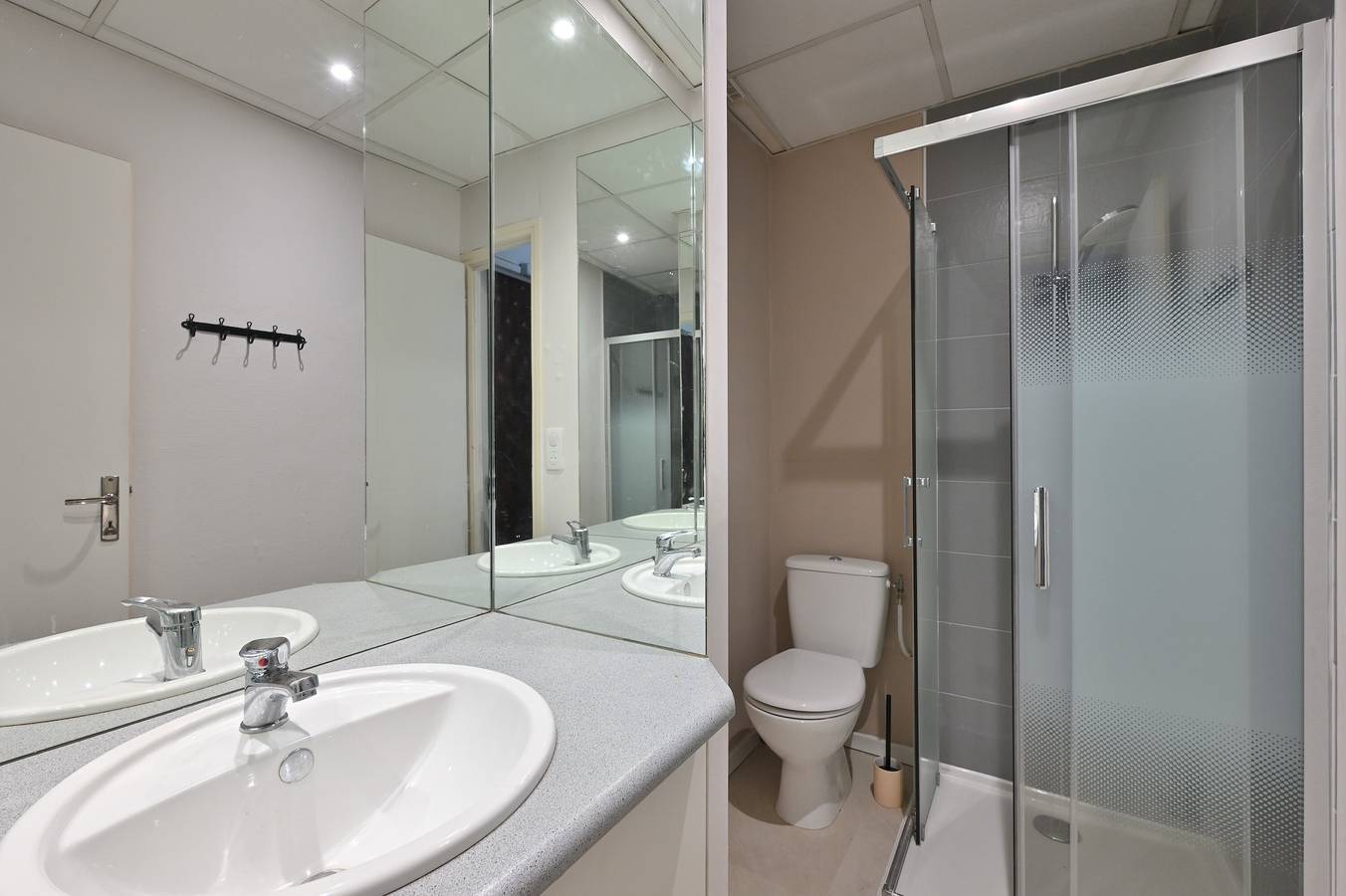 Habitación 'Chambre Double' con terraza compartida, Wi-Fi y aire acondicionado in Salies-du-Salat, Alto Garona