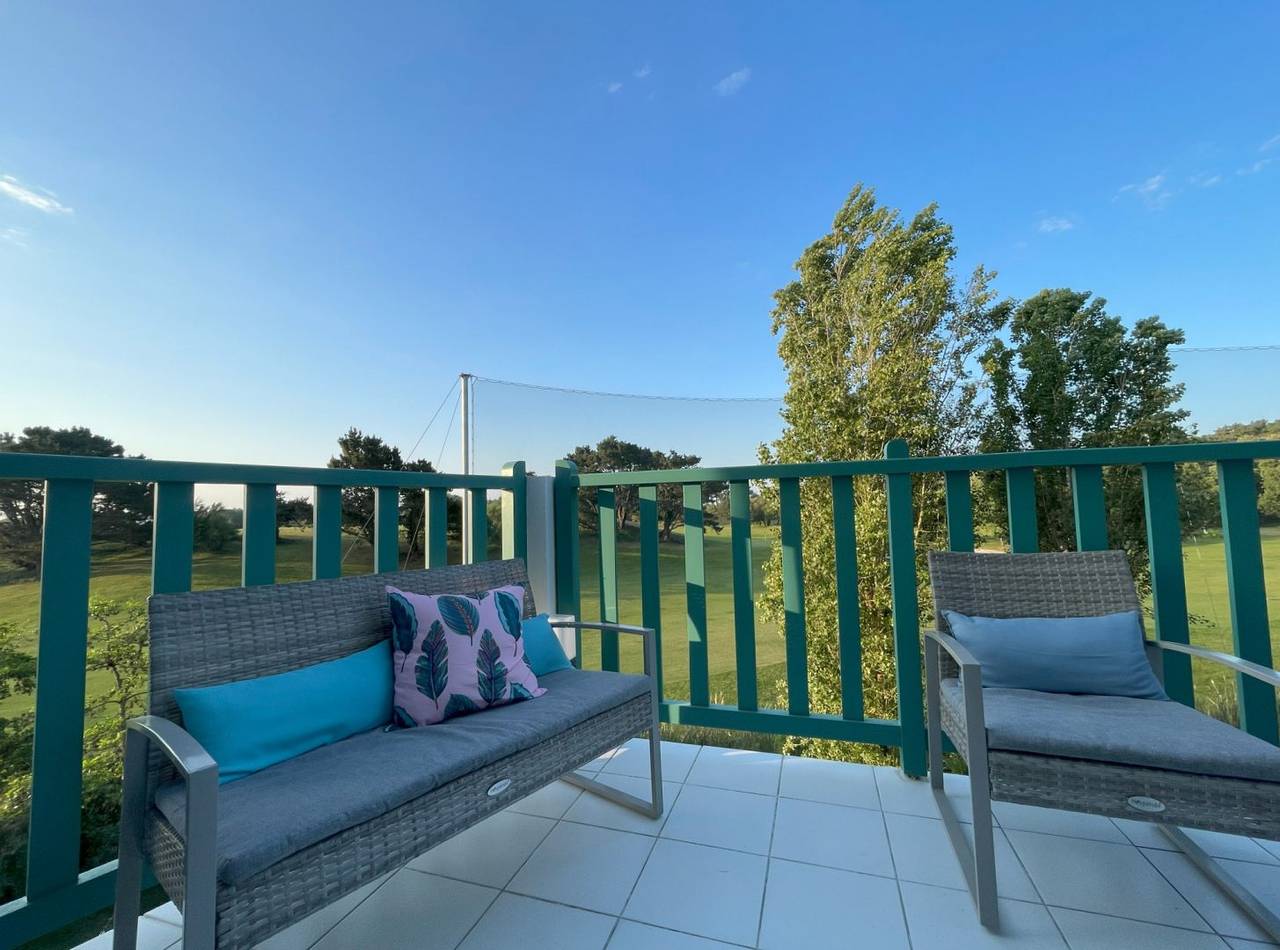 Appartement entier, Appartement T4 avec piscine « La Terrasse du Golf Bourgenay » in Talmont-Saint-Hilaire, Vendée