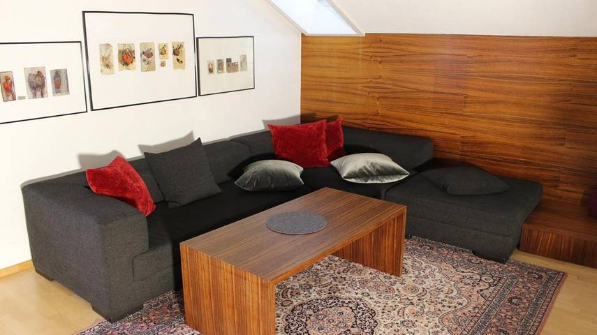 Ferienwohnung für 7 Personen, mit Balkon und Terrasse in Egg