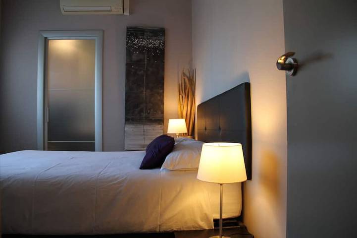 Entire apartment, Apartament for 2 people in La Rambla in Barcelona Centre, Barcelona