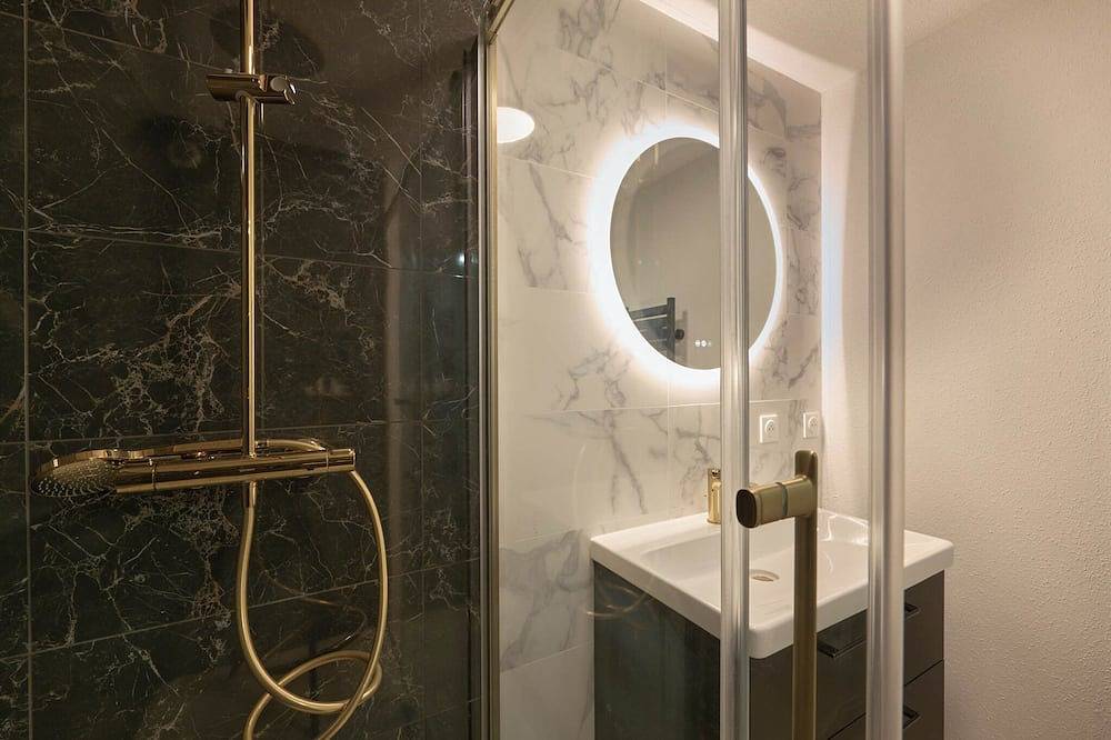 Appartement entier, Appartement, terrasse, piscine, Netflix et Wifi in Gaillac, Région d'Albi