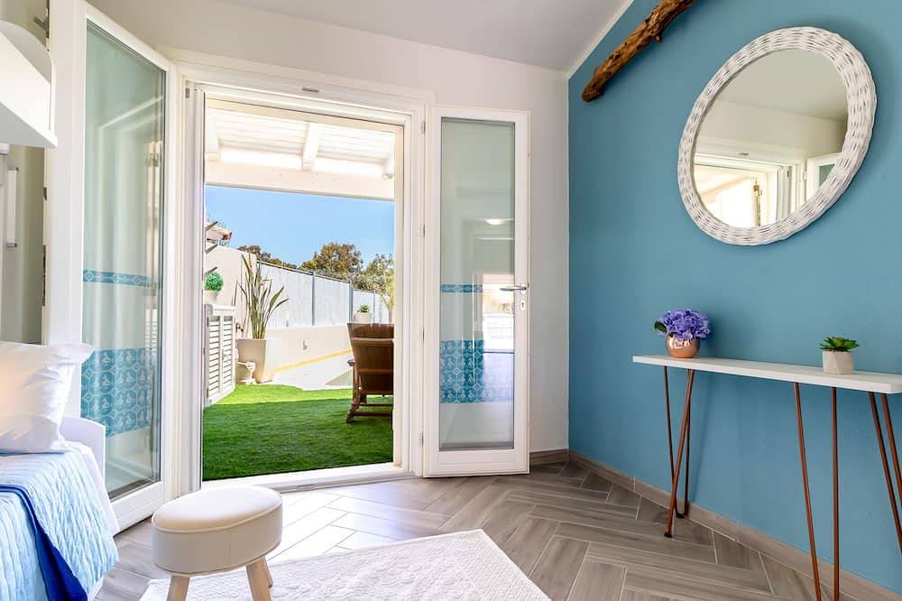 Sunset Bay Pool Villa Sardinia Heated Swimming Private Pool with Whirlpool in Codaruina/Valledoria, Valledoria