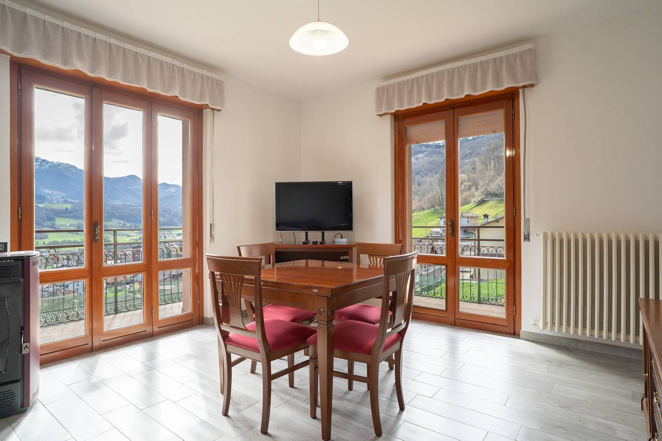 Appartamento intero, Spacious apartment with panoramic view in Pasturo, Comune di Pasturo