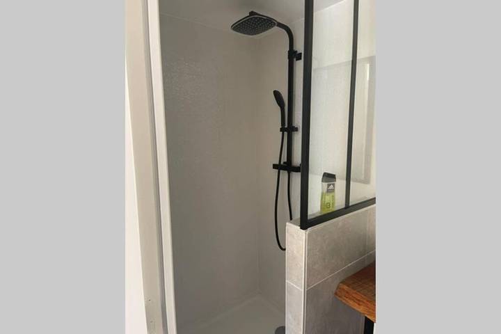 Gîte pour 2 personnes, avec vue et terrasse, animaux acceptés à Collobrières - 4