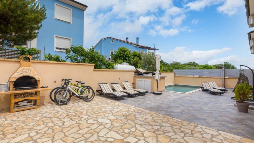 Villa pour 9 personnes, avec jardin et terrasse à Barbariga - 2