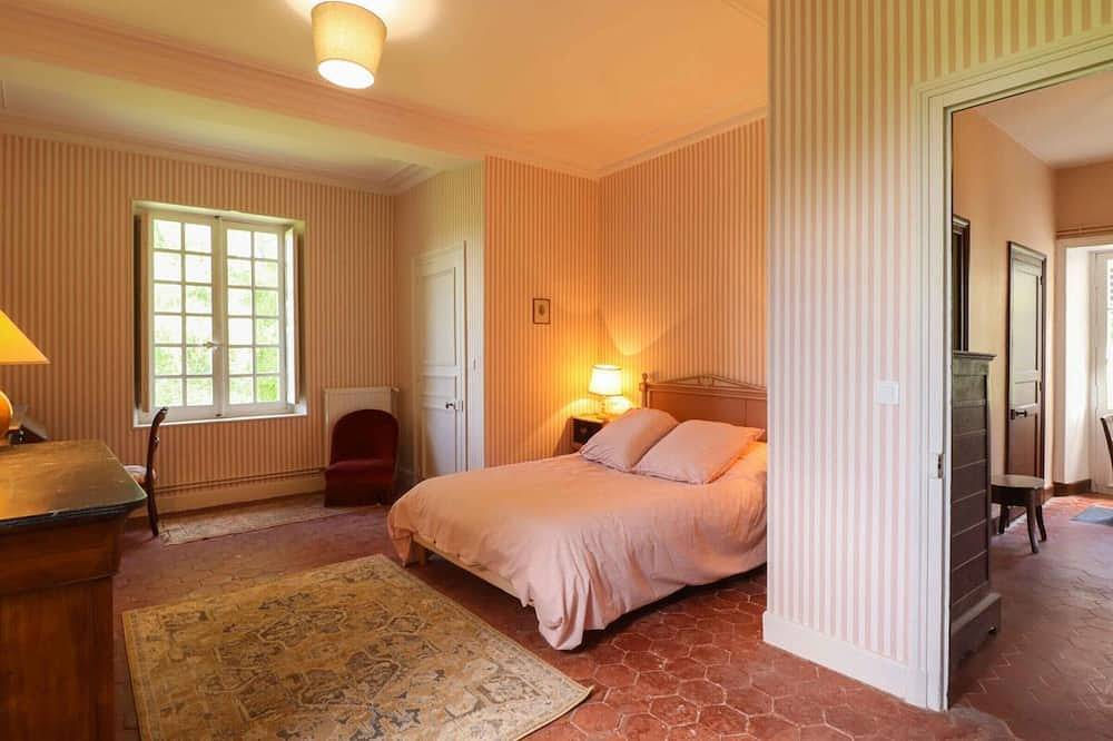 Manoir authentique proche Paris - 15 pers. in Saint-Germain-de-Clairefeuille, Région d'Argentan