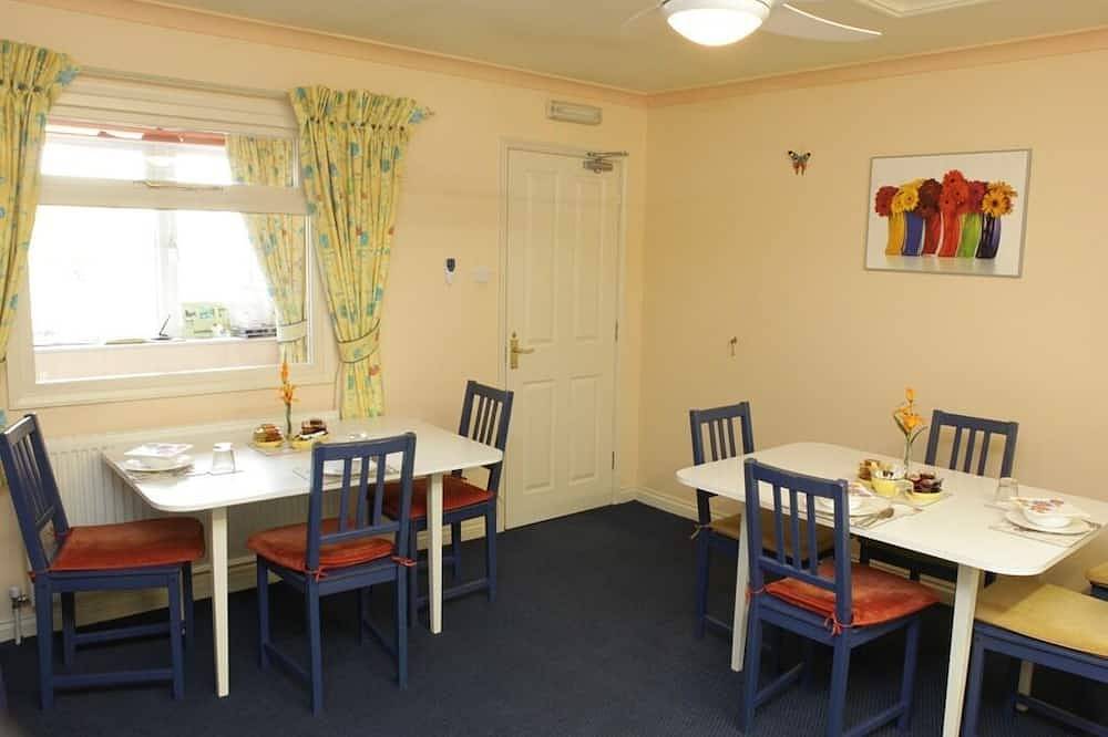 Twin room at Little Bullocks Farm in Essex