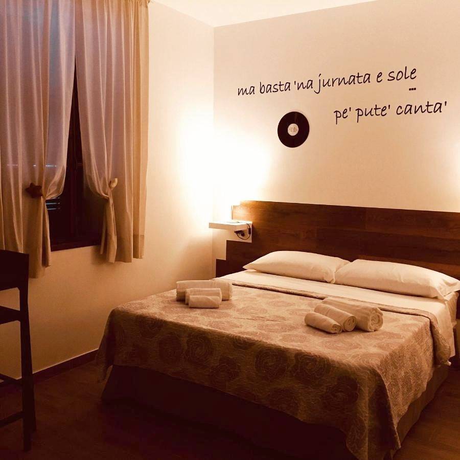 Double Room with Private Bathroom in Campi Flegrei, Pozzuoli