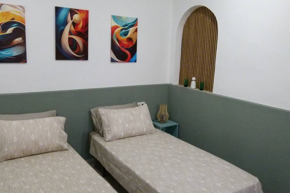 Rural Retreat with stunning mountain views, only 25 minutes from the beach. in Cariatiz, Sorbas