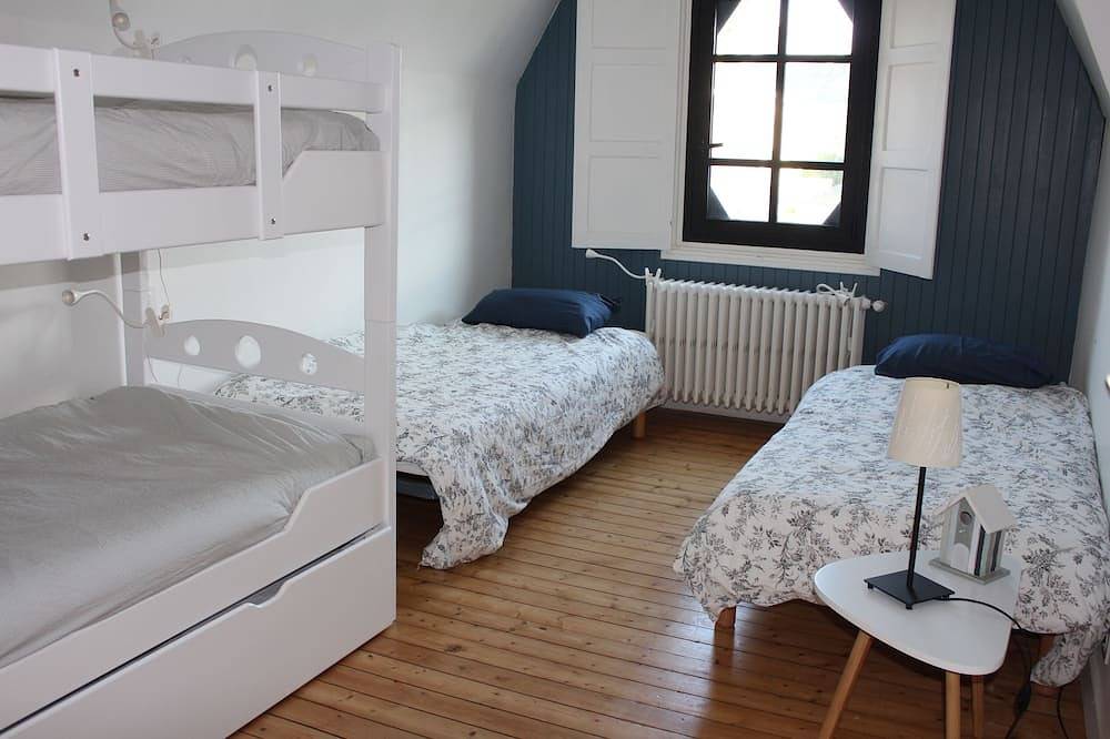 Saint-Malo: house 5 minutes from the beach with jacuzzi, shops nearby in Saint-Malo, Saint-Malo region