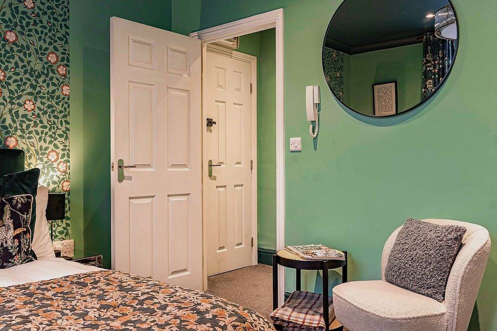 Entire apartment, Number Two Russell House Tavistock Devon in Tavistock, Dartmoor
