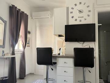 Gîte pour 2 personnes, avec jacuzzi et jardin dans Patmos