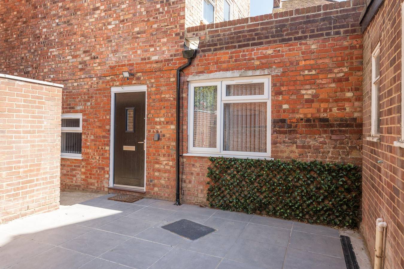 Apartamento entero, Cosy Flat with Patio in Town Centre Walk to Shops - Pass the Keys in Reading, Berkshire