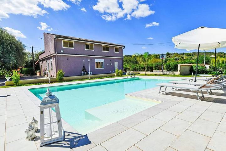 Villa pour 6 personnes, avec Terrasse et Piscine à Floridia