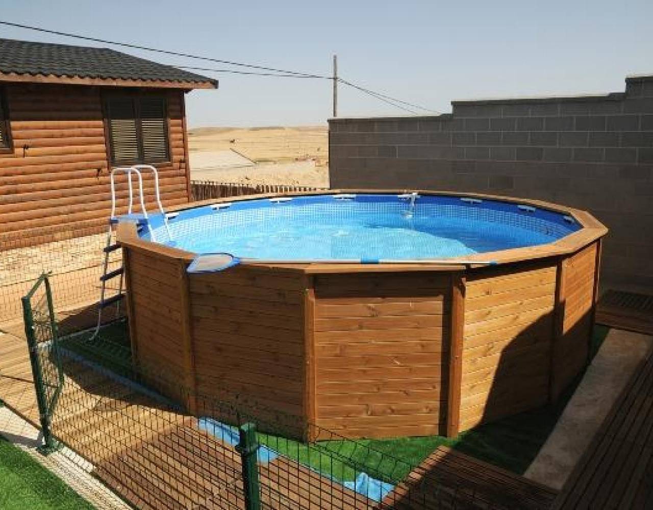Vacation house for 2 people with yard in Hernansancho, Ávila Region