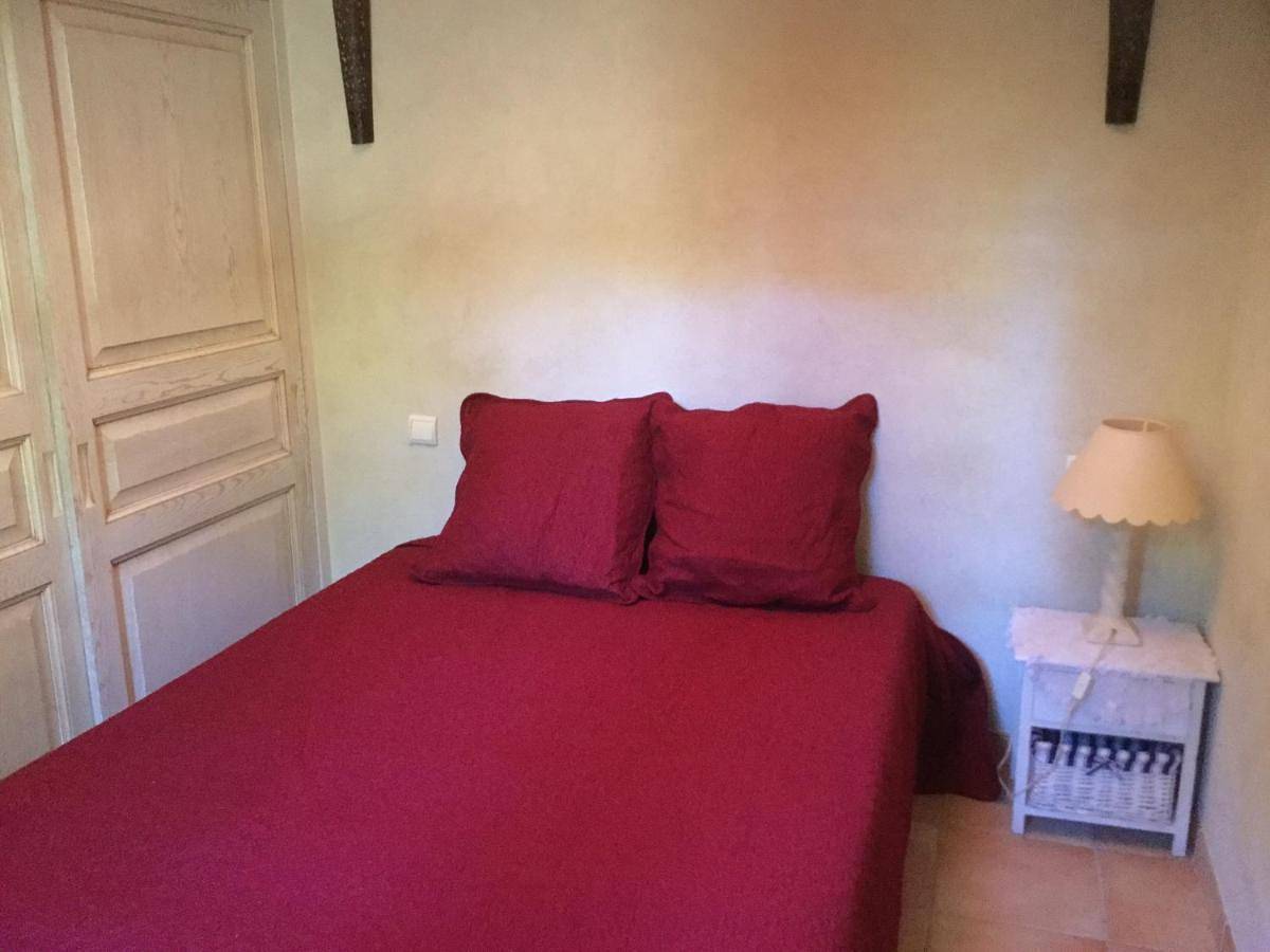 Appartement entier, One-Bedroom Apartment in Istres, Côte méditerranéenne (France)