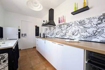 Gîte pour 6 personnes, avec terrasse et jardin à Angles
