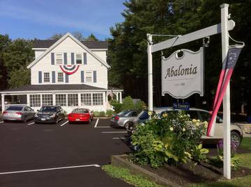 Hôtel pour 4 personnes, avec piscine ainsi que vue et jardin à Ogunquit