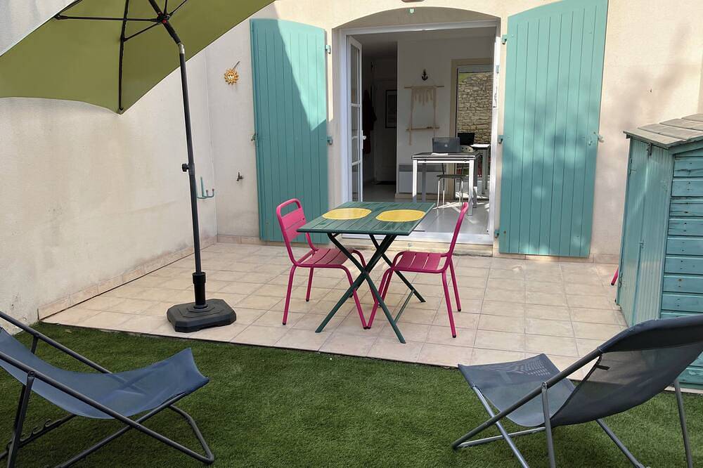 Apartamento entero, Adorable Studio with its private courtyard in the middle of the Vauban ramparts in Saint-Martin-de-Ré, Isla de Ré