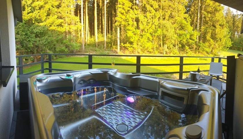 Appartement de vacances pour 2 personnes, avec Balcon et Jacuzzi ainsi que Terrasse et Jardin