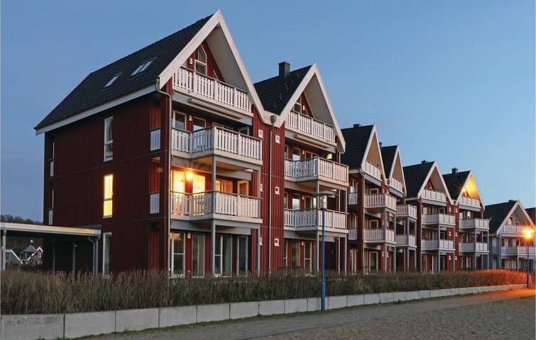 Ganze Ferienwohnung, Modernes Strandapartment mit Parkplatz & WiFi in der Nähe von Badestelle Mili in Rechlin, Müritz