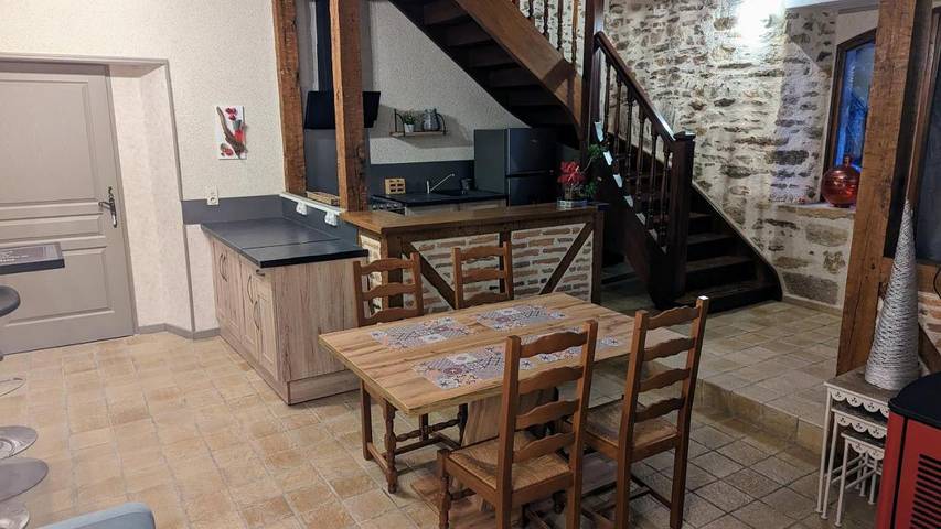 Gîte pour 2 personnes, avec jardin et piscine à Bagnac-sur-Célé - 4