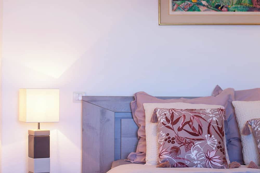Appartement entier, T3 neuf situé au calme dans le fond du village de Piana - Vue mer spectaculaire in Piana, Région d'Ajaccio