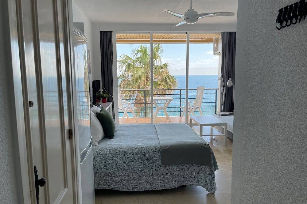 Apartamento entero, Playa Carihuela, Castillo De Santa Clara, wifi, piscina in Playa El Bajondillo, Torremolinos
