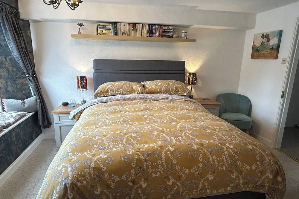 Entire apartment, Unique apartment in Cartmel centre. Unrivalled location.Garden.Fab views.Sleeps4 in Cartmel, Lake District