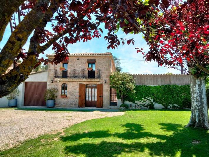 Casa de vacaciones para 10 personas, con Balcón y Terraza además de Jardín y Piscina en Berguedà