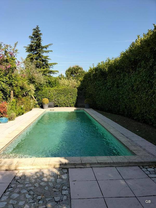 Location de vacances pour 2 personnes, avec jardin ainsi que piscine et vue à Upie - 2