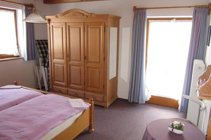 Ganze Wohnung, Ferienwohnung Enzian - Gästehaus Schönblick in Bad Bayersoien, Bayerische Alpen