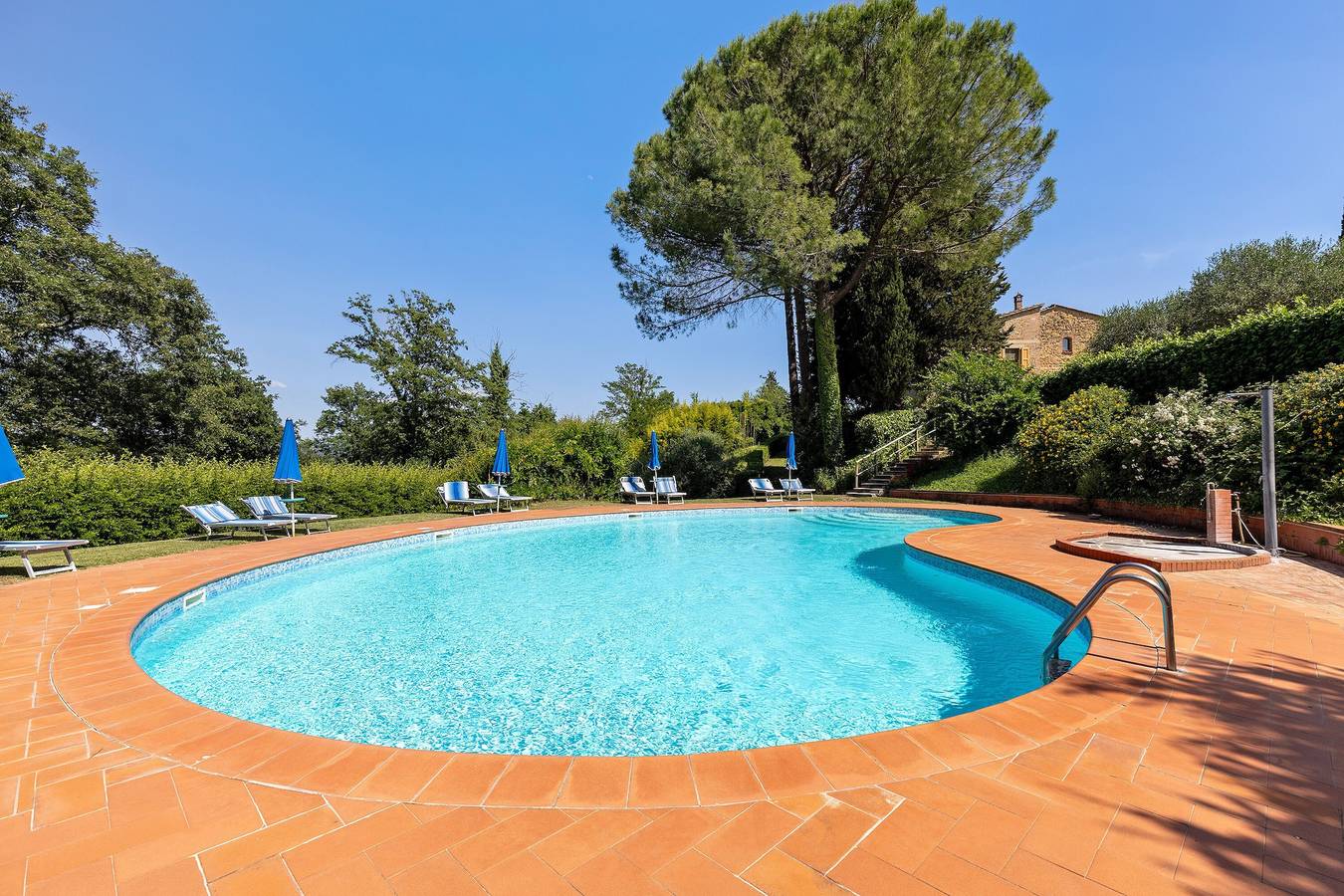 'La Ripa - Appartamento I Ghiri' con piscina condivisa e Wi-Fi in San Gimignano, Siena e dintorni