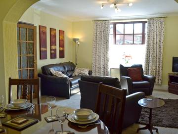 Vacation Rental for 4 Guests in Bunbury, Cheshire, Picture 1